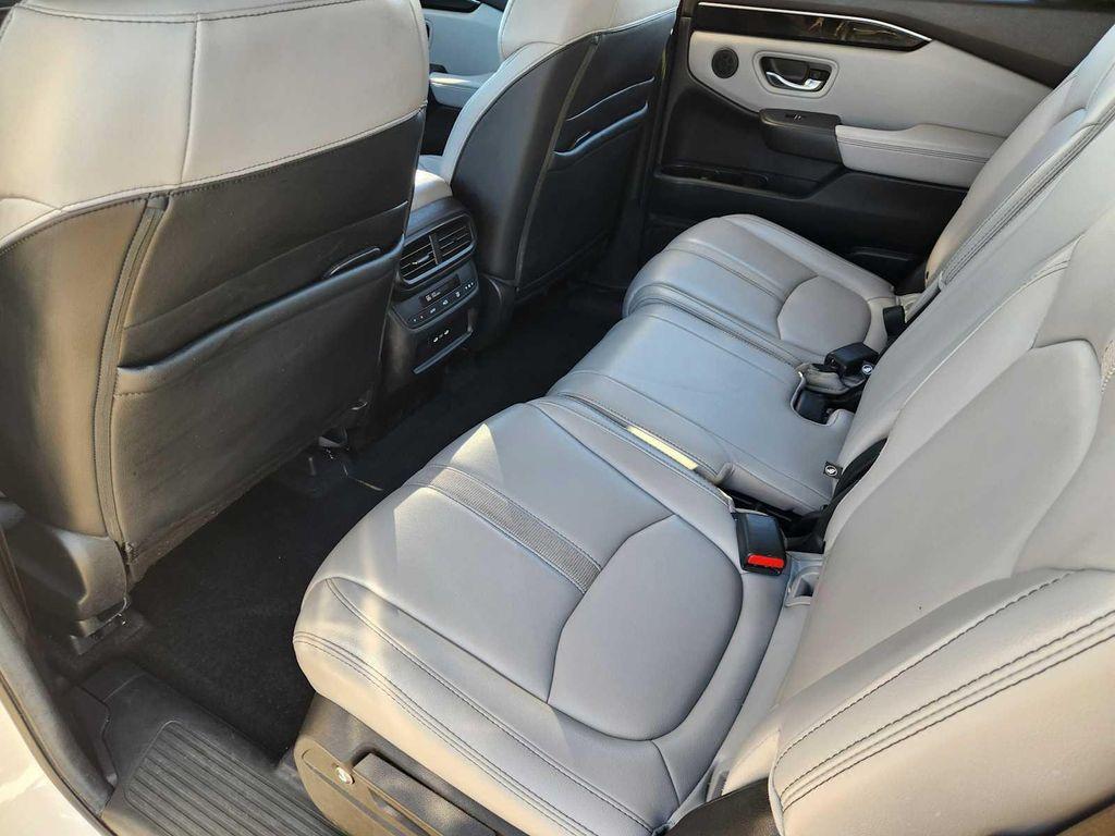 used 2024 Honda Pilot car, priced at $37,224