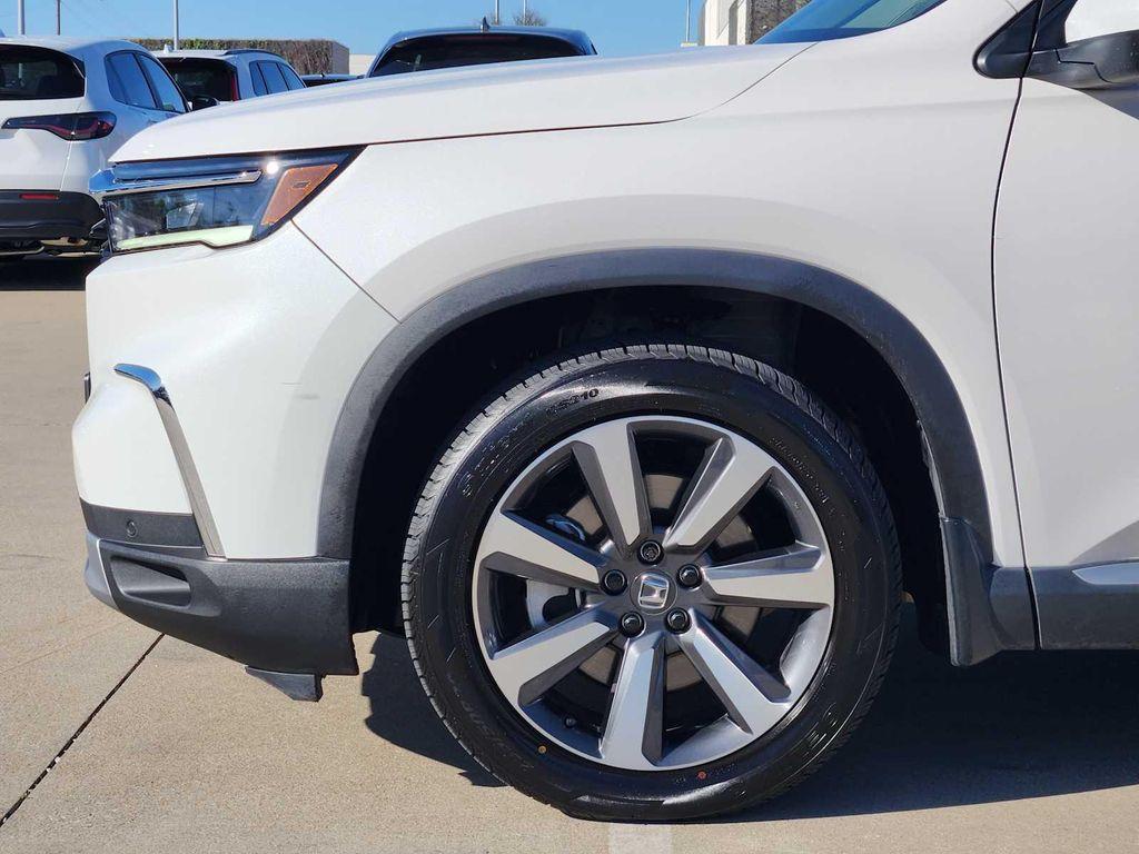 used 2024 Honda Pilot car, priced at $37,224
