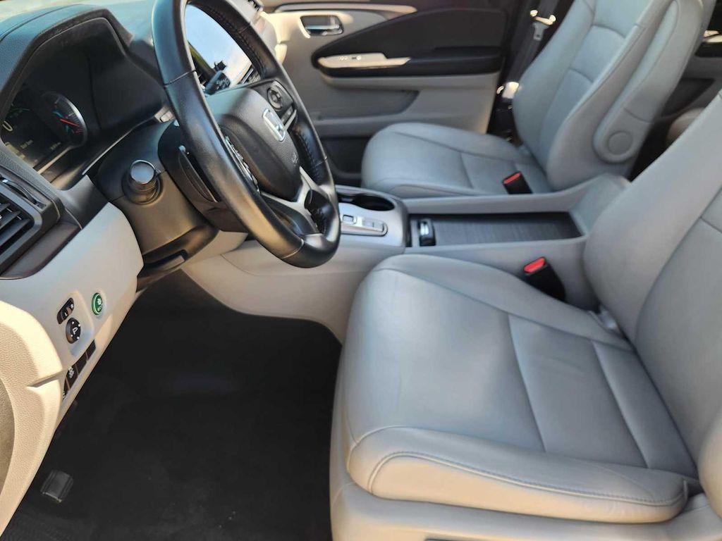 used 2022 Honda Pilot car, priced at $29,196