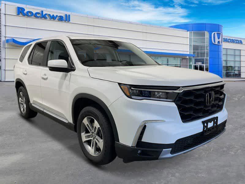 new 2025 Honda Pilot car, priced at $46,780