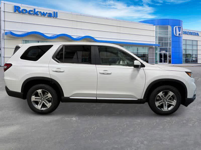 new 2025 Honda Pilot car, priced at $46,050