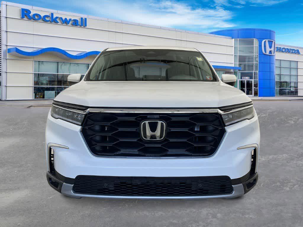 new 2025 Honda Pilot car, priced at $46,050