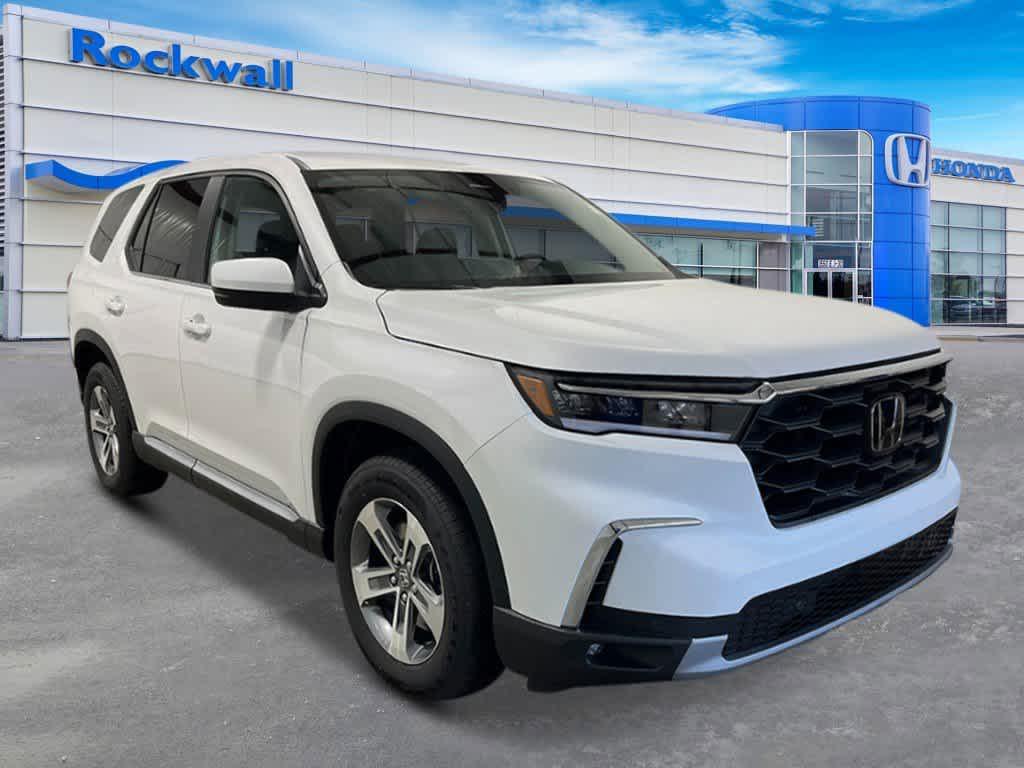 new 2025 Honda Pilot car, priced at $46,050