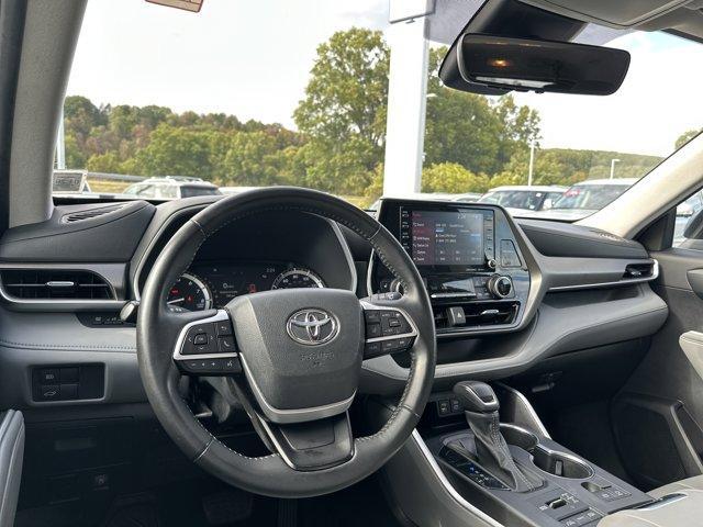 used 2022 Toyota Highlander car, priced at $29,500