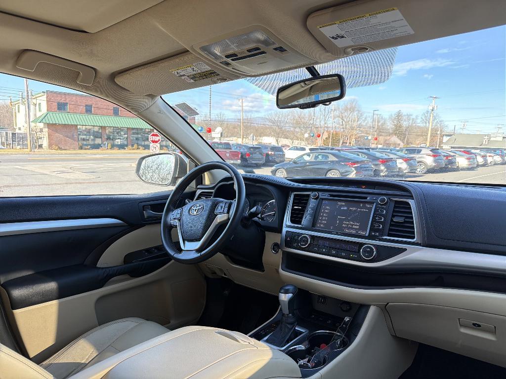 used 2015 Toyota Highlander car, priced at $14,995