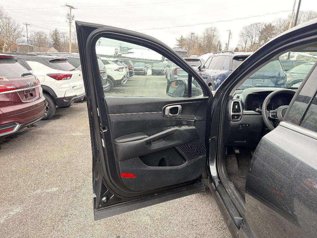 used 2022 Kia Sorento car, priced at $21,120