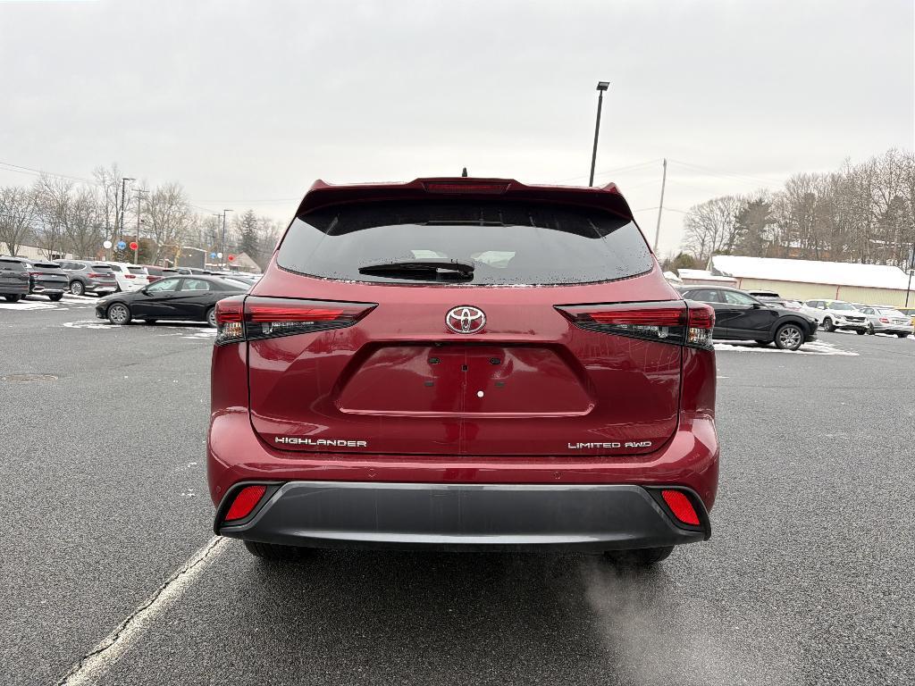 used 2024 Toyota Highlander car, priced at $37,650