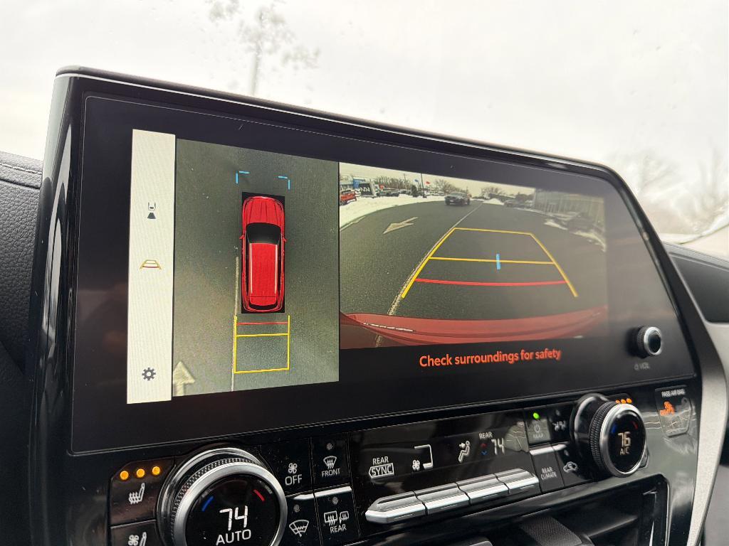 used 2024 Toyota Highlander car, priced at $37,650