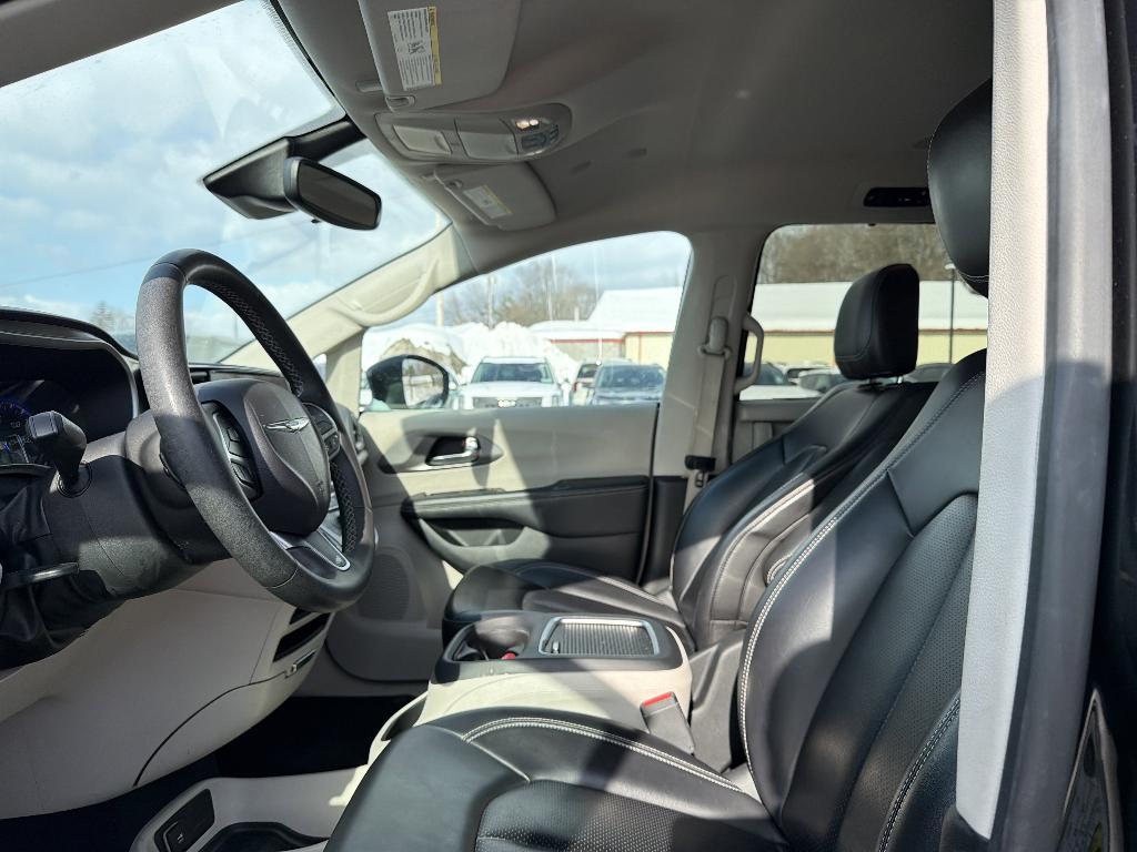 used 2023 Chrysler Pacifica car, priced at $24,000