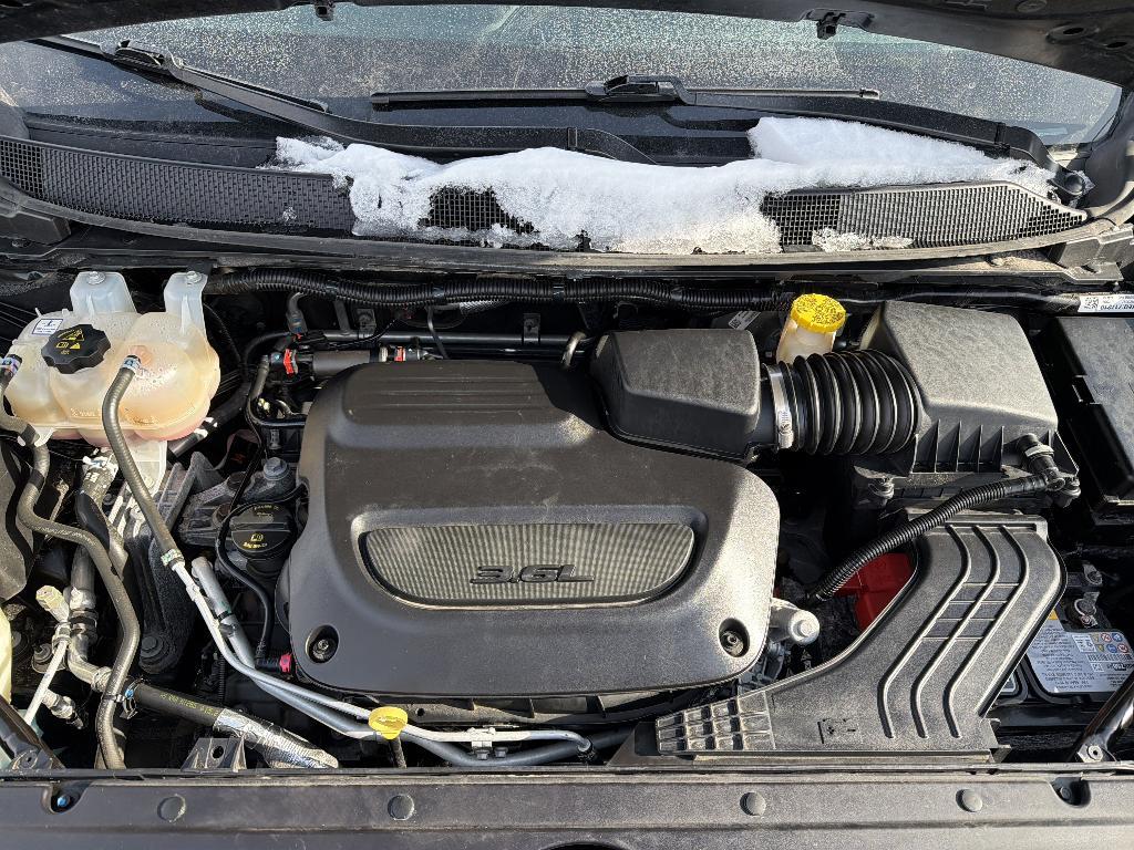 used 2023 Chrysler Pacifica car, priced at $24,000