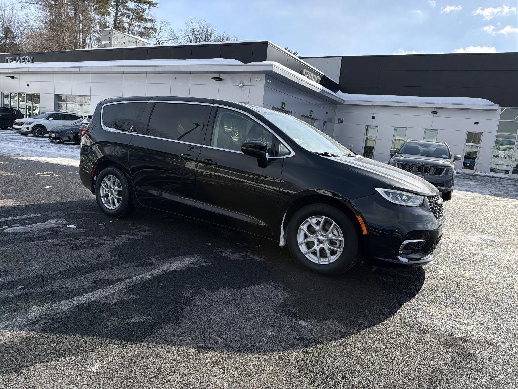 used 2023 Chrysler Pacifica car, priced at $24,000