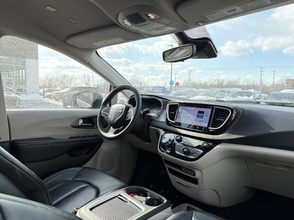 used 2023 Chrysler Pacifica car, priced at $24,000