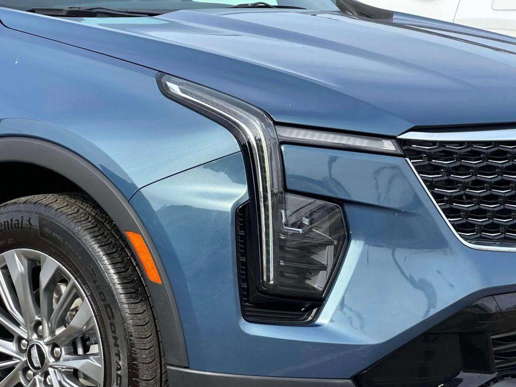 used 2024 Cadillac XT4 car, priced at $28,998