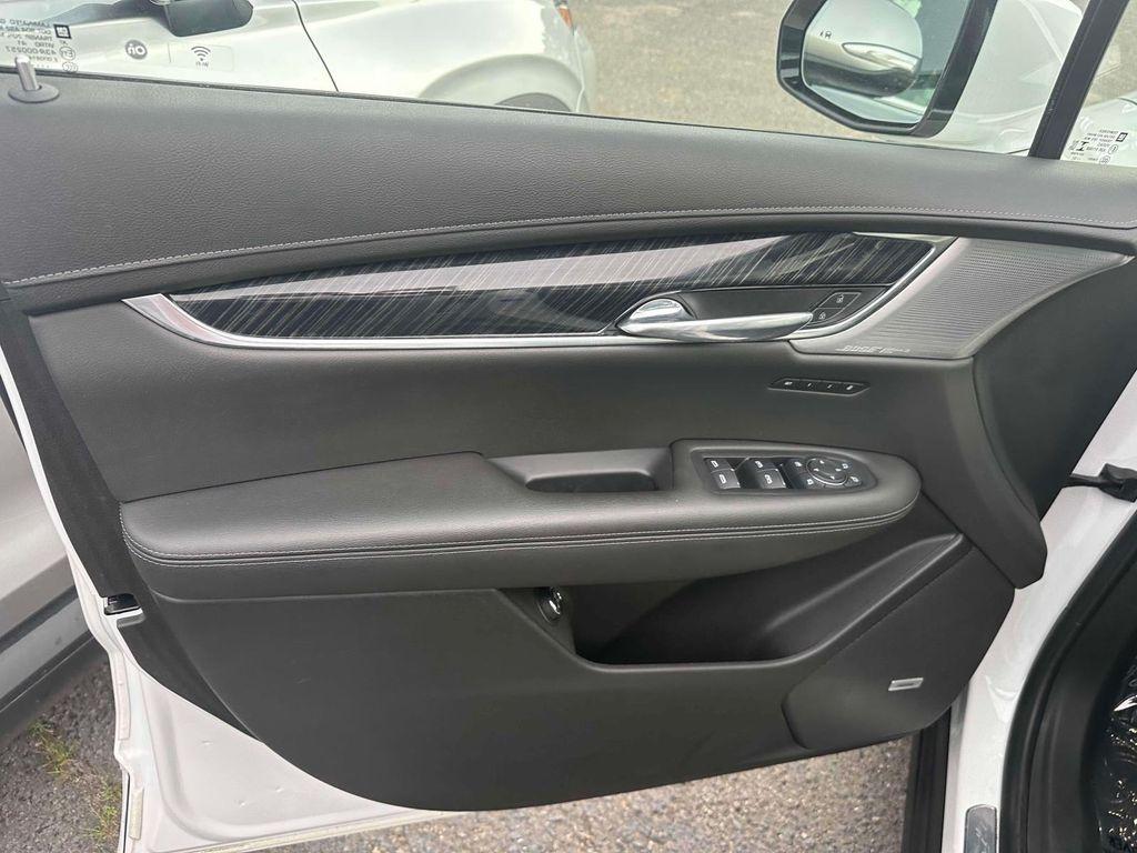 used 2022 Cadillac XT6 car, priced at $30,398