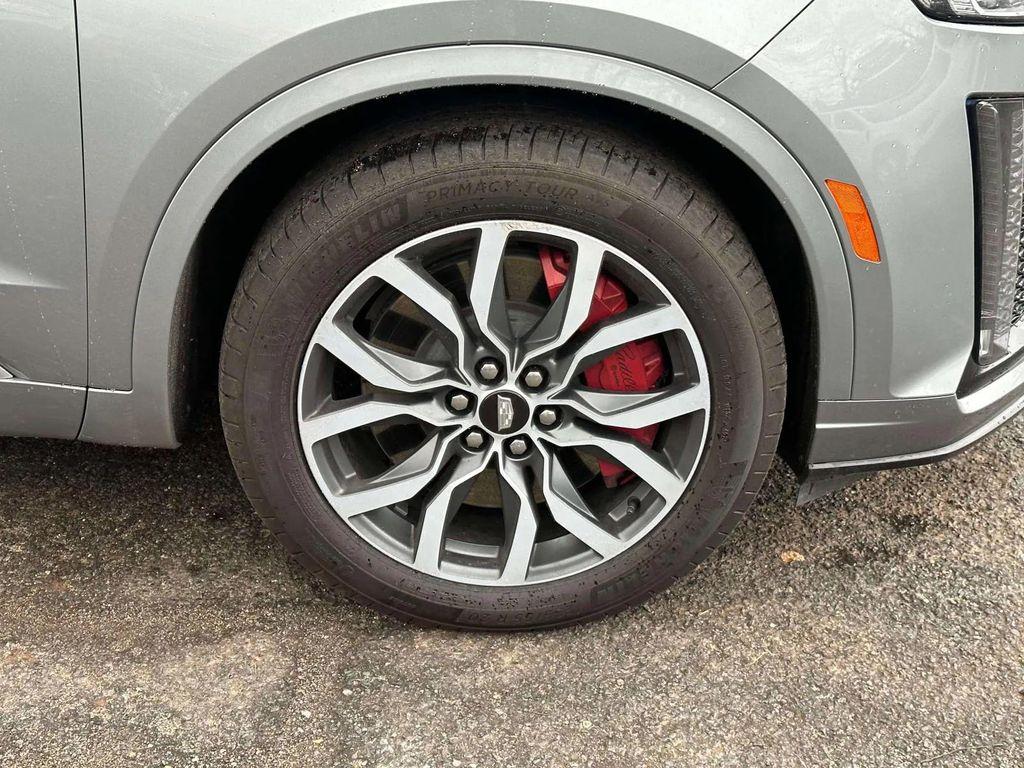 used 2024 Cadillac XT6 car, priced at $38,998