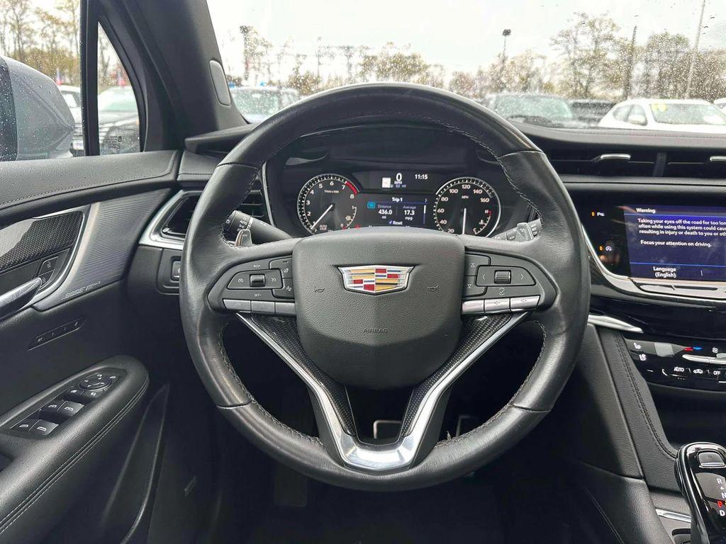 used 2024 Cadillac XT6 car, priced at $38,998