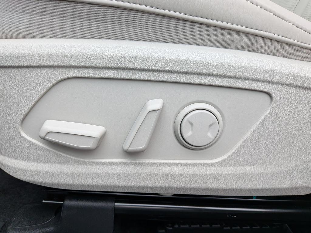 new 2026 Kia Sorento Plug-In Hybrid car, priced at $48,572