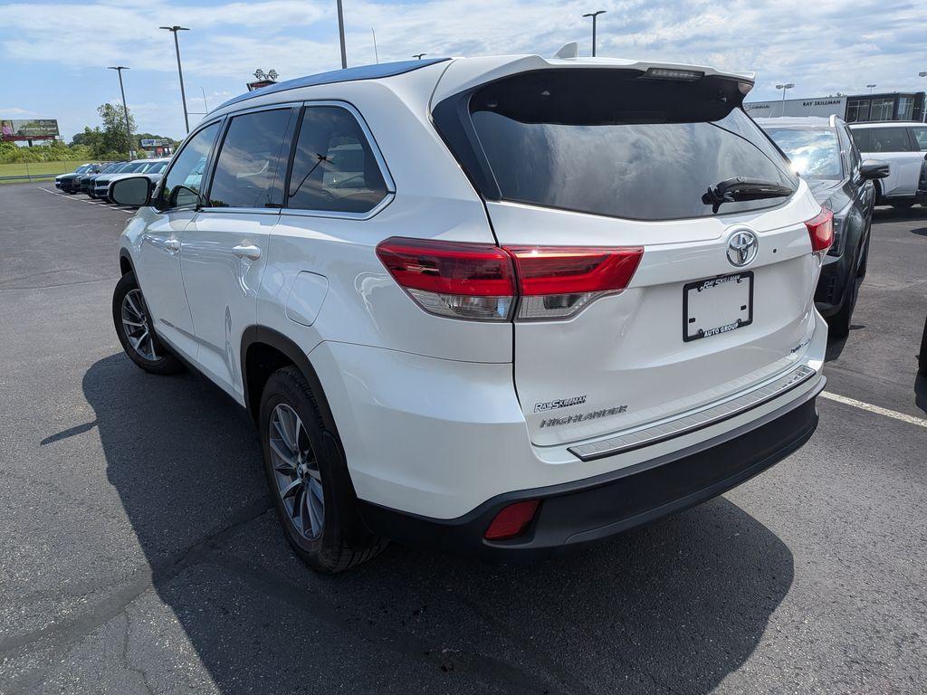 used 2019 Toyota Highlander car, priced at $21,538