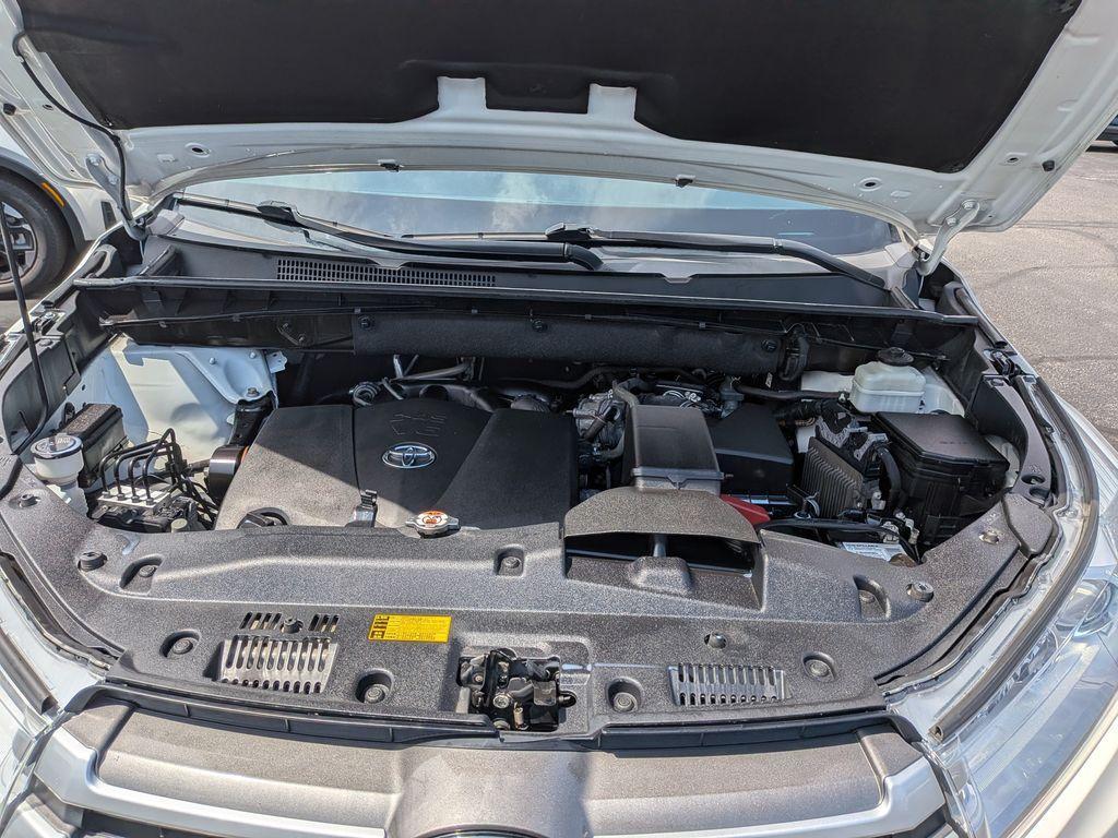 used 2019 Toyota Highlander car, priced at $21,538