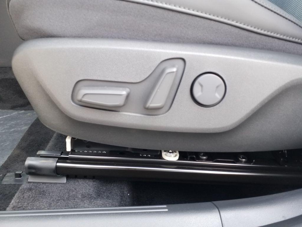 new 2025 Kia Niro car, priced at $30,821