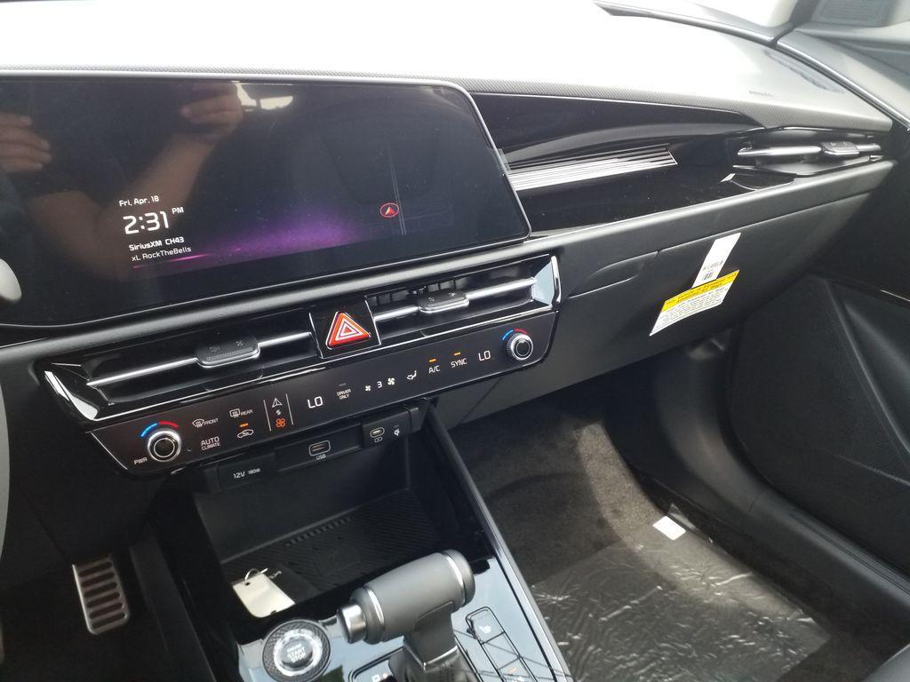 new 2025 Kia Niro car, priced at $30,821