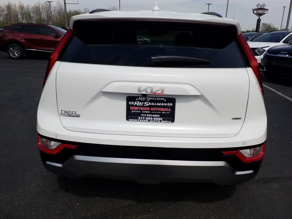 new 2025 Kia Niro car, priced at $30,821