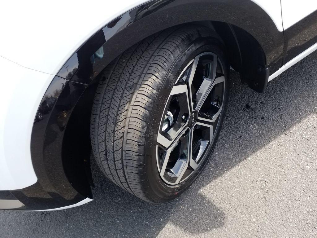 new 2025 Kia Niro car, priced at $30,821