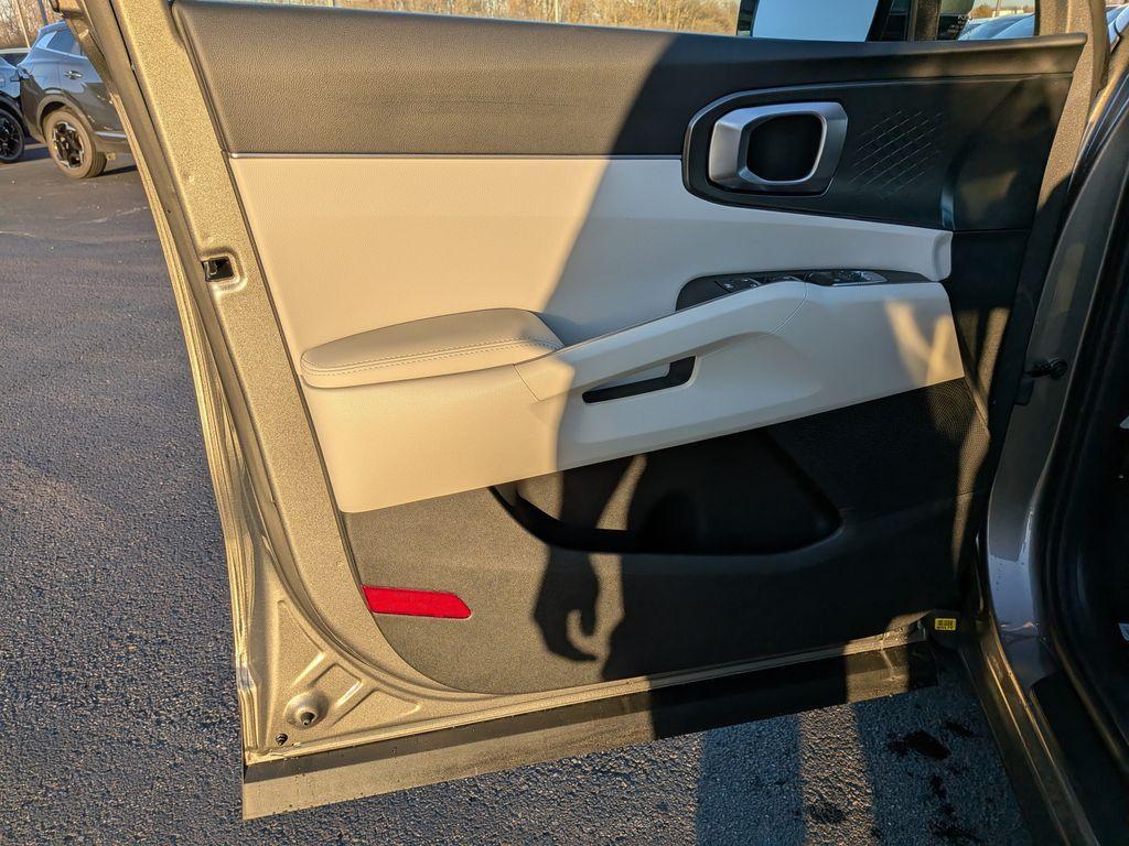 new 2026 Kia Sorento Hybrid car, priced at $38,543