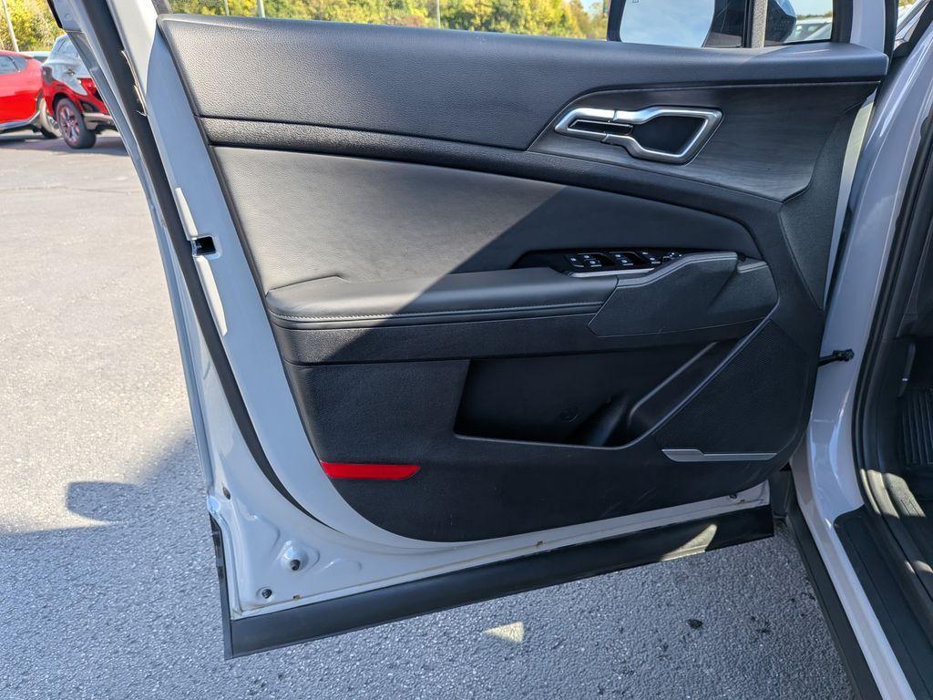 used 2025 Kia Sportage car, priced at $30,391