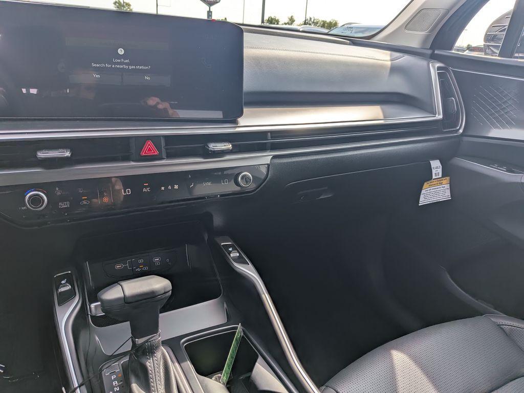 new 2025 Kia Sorento car, priced at $36,305