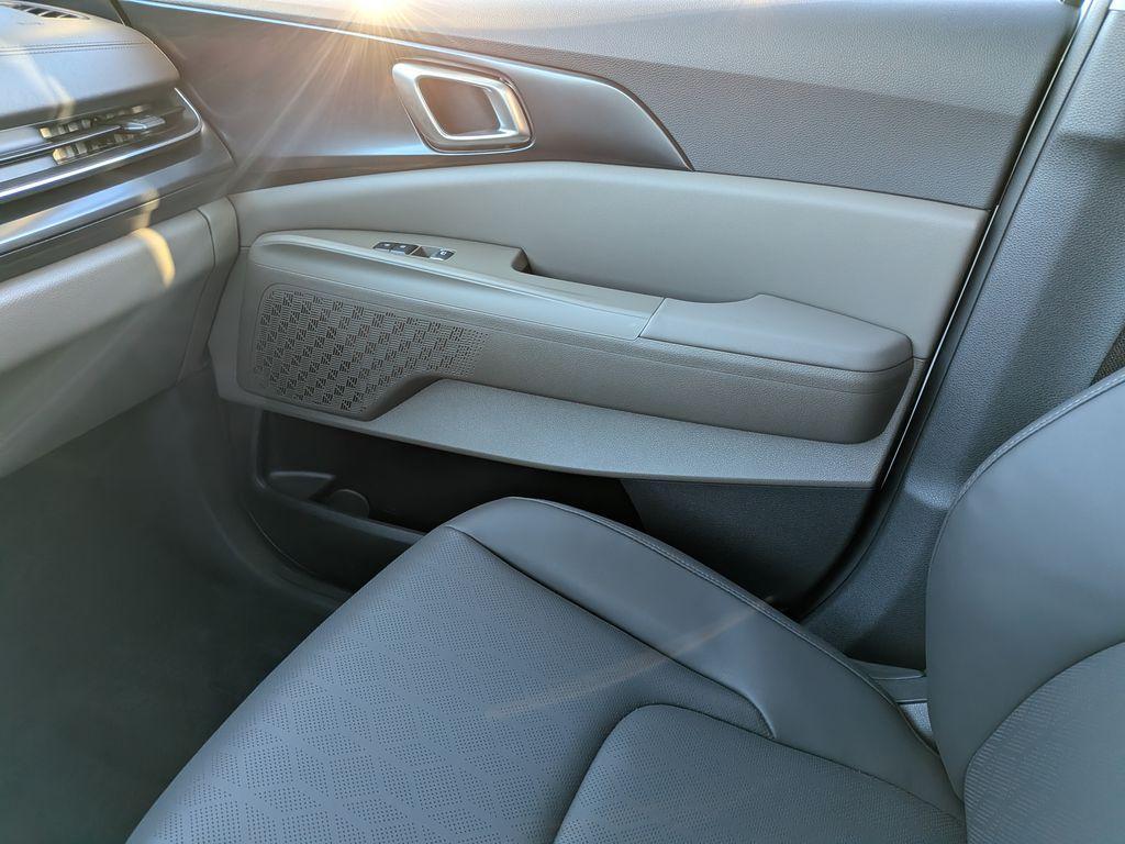 new 2026 Kia Carnival car, priced at $40,265