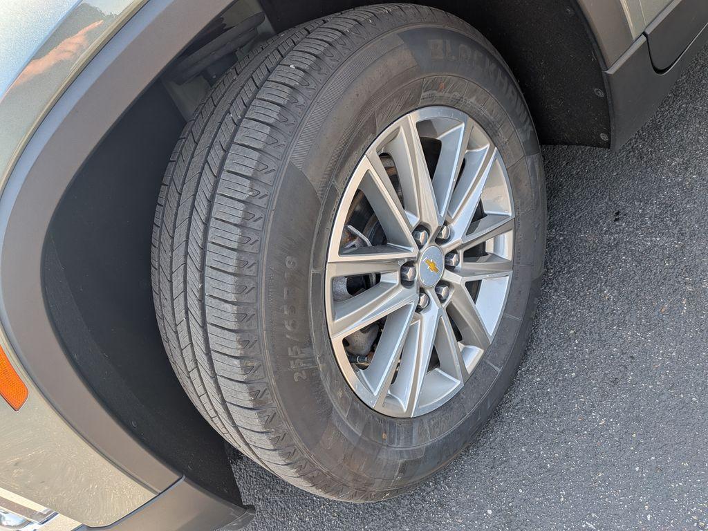 used 2023 Chevrolet Traverse car, priced at $30,988
