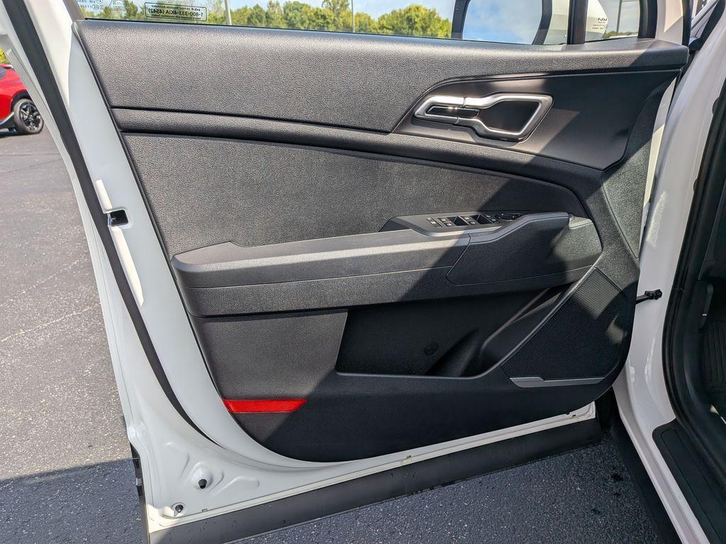 new 2026 Kia Sportage Hybrid car, priced at $30,310