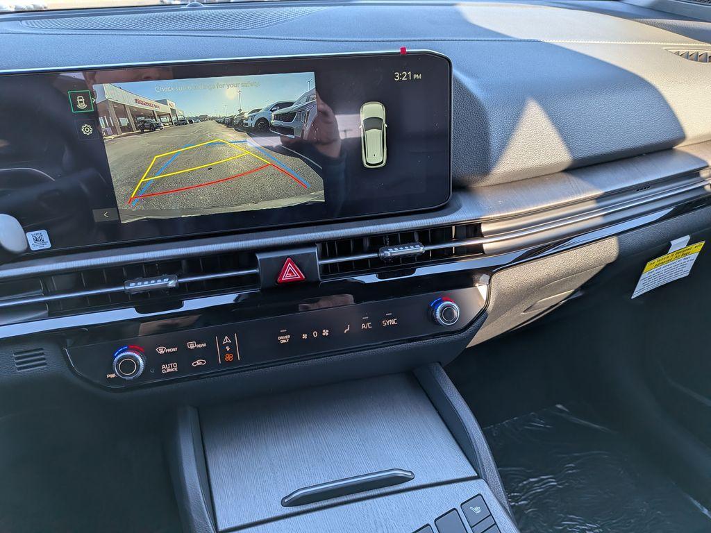 new 2026 Kia Sportage Plug-In Hybrid car, priced at $39,012