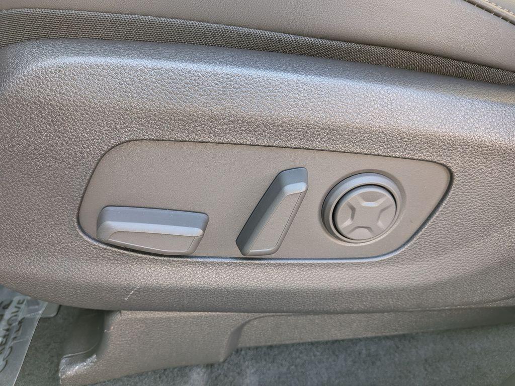 new 2026 Kia Carnival car, priced at $41,174