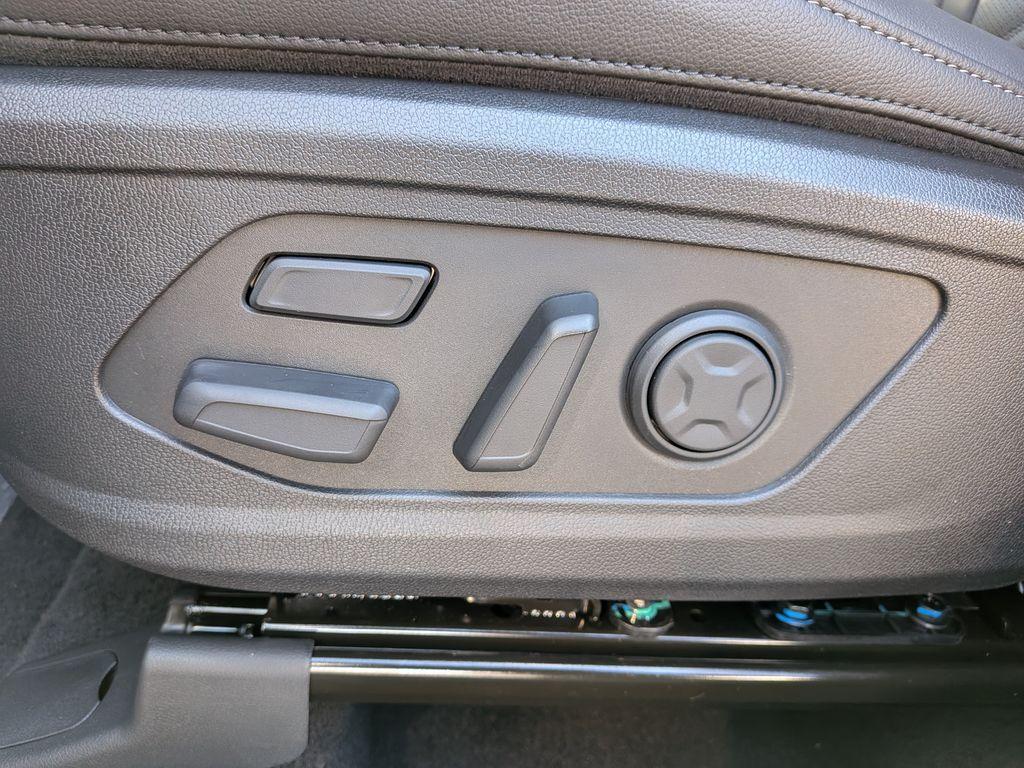 new 2026 Kia Sorento car, priced at $43,895