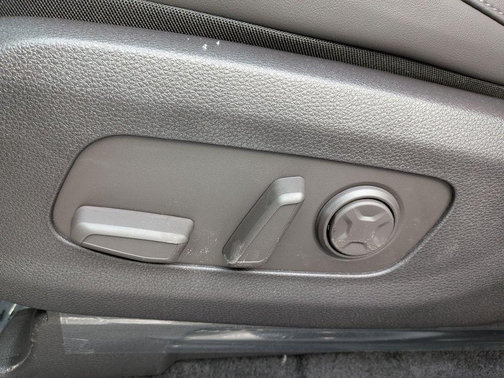 new 2026 Kia Carnival Hybrid car, priced at $48,895