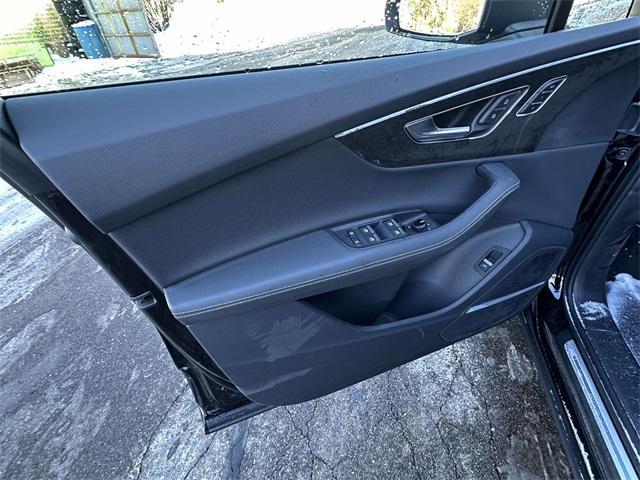 new 2026 Audi Q7 car, priced at $76,995