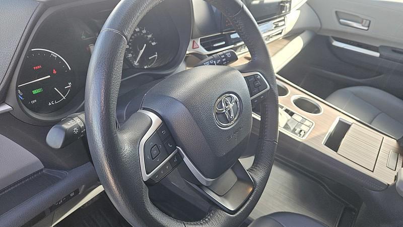 used 2024 Toyota Sienna car, priced at $38,999