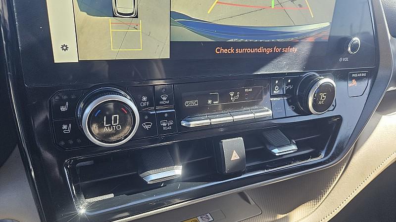 used 2023 Toyota Highlander car, priced at $38,999