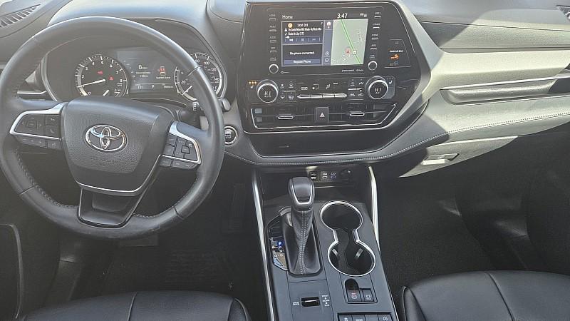 used 2022 Toyota Highlander car, priced at $33,999