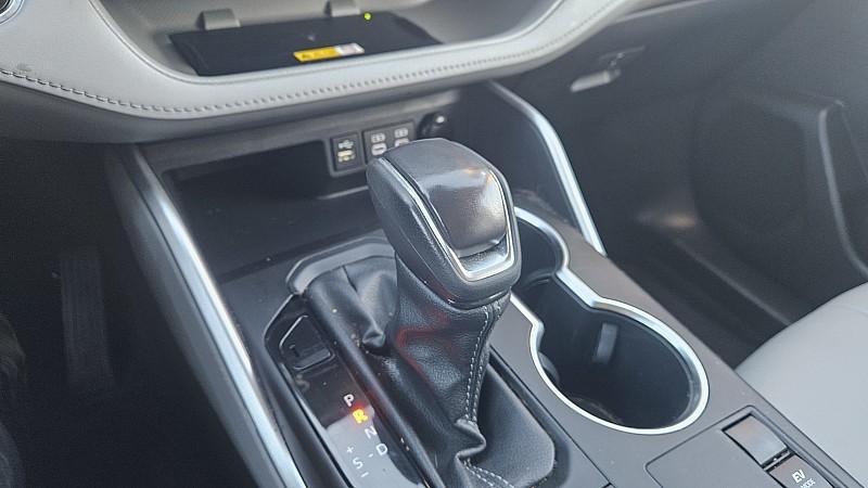 used 2023 Toyota Highlander Hybrid car, priced at $35,999