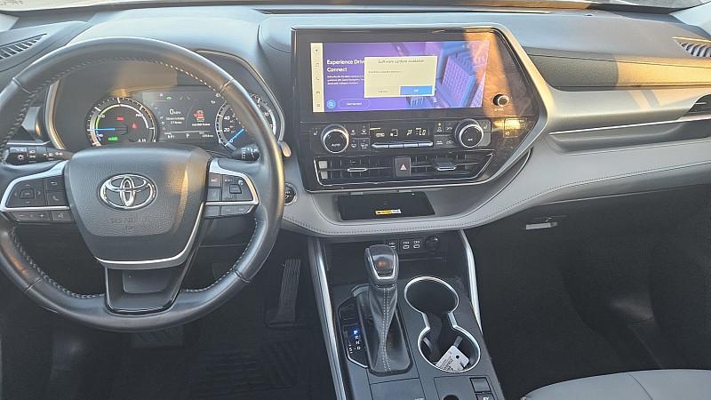 used 2023 Toyota Highlander Hybrid car, priced at $35,999