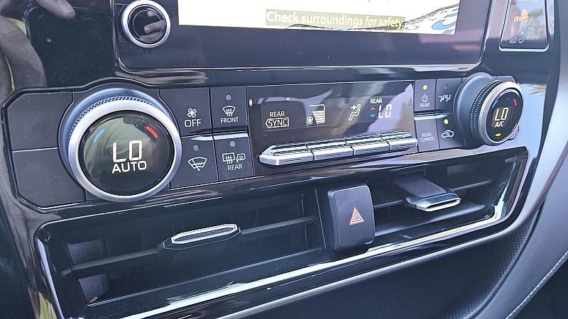 used 2024 Toyota Highlander car, priced at $29,999