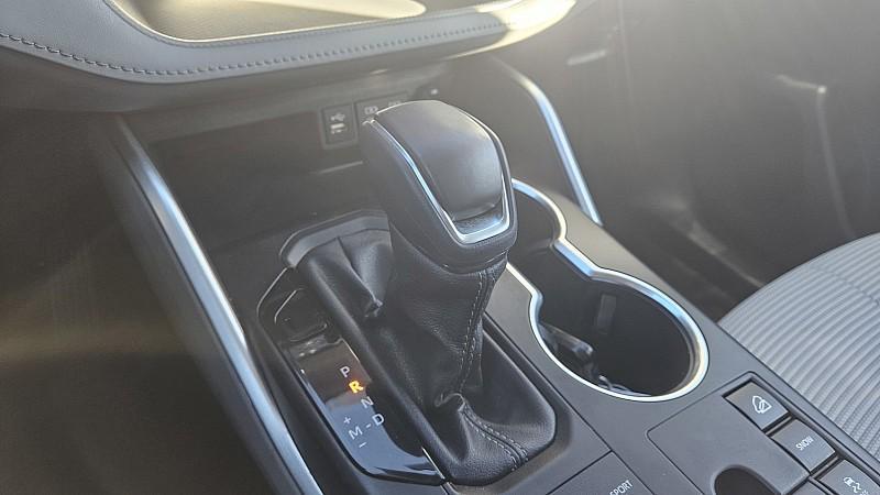 used 2023 Toyota Highlander car, priced at $31,999