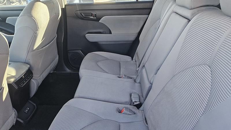 used 2023 Toyota Highlander car, priced at $31,999