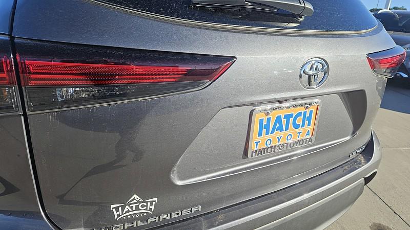 used 2024 Toyota Highlander car, priced at $33,409