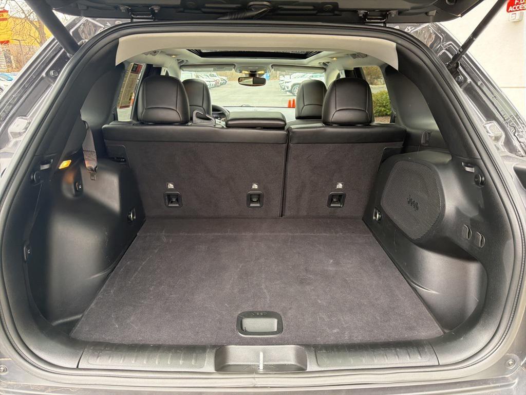 used 2022 Jeep Cherokee car, priced at $21,300