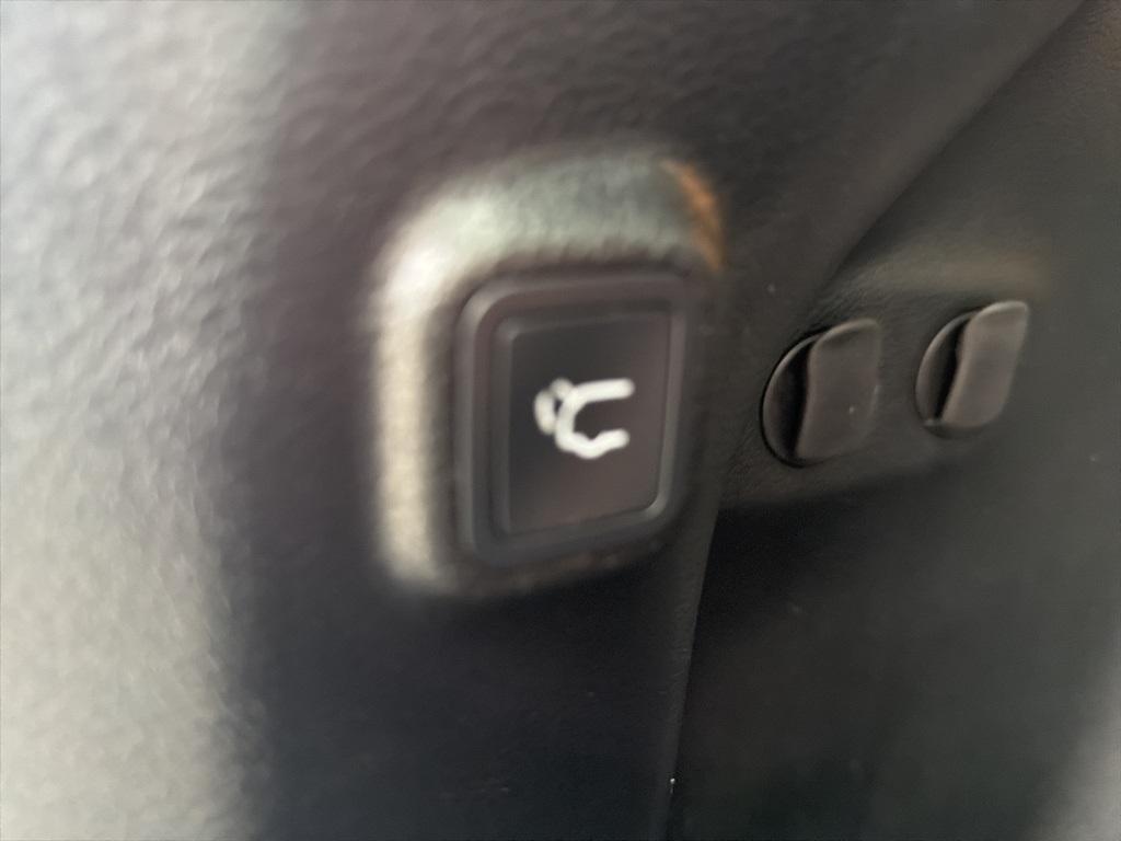 used 2022 Jeep Cherokee car, priced at $21,300