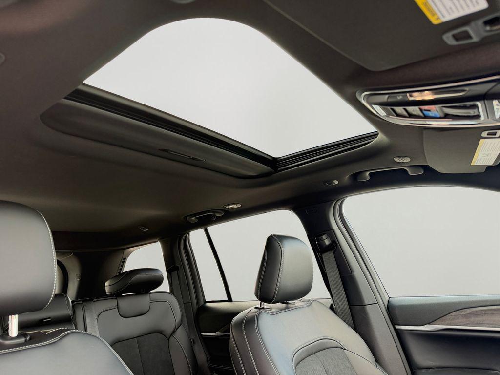 new 2026 Jeep Grand Cherokee car, priced at $47,825